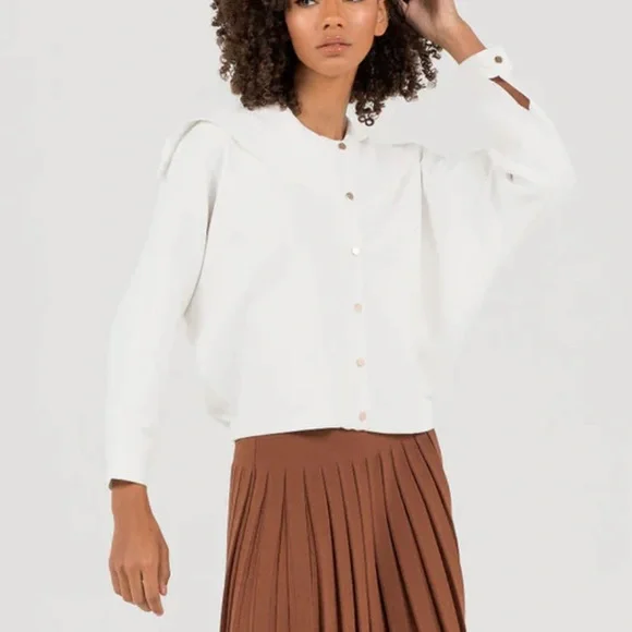 Elegant White Cardigan Sweater - Picture 1 of 4